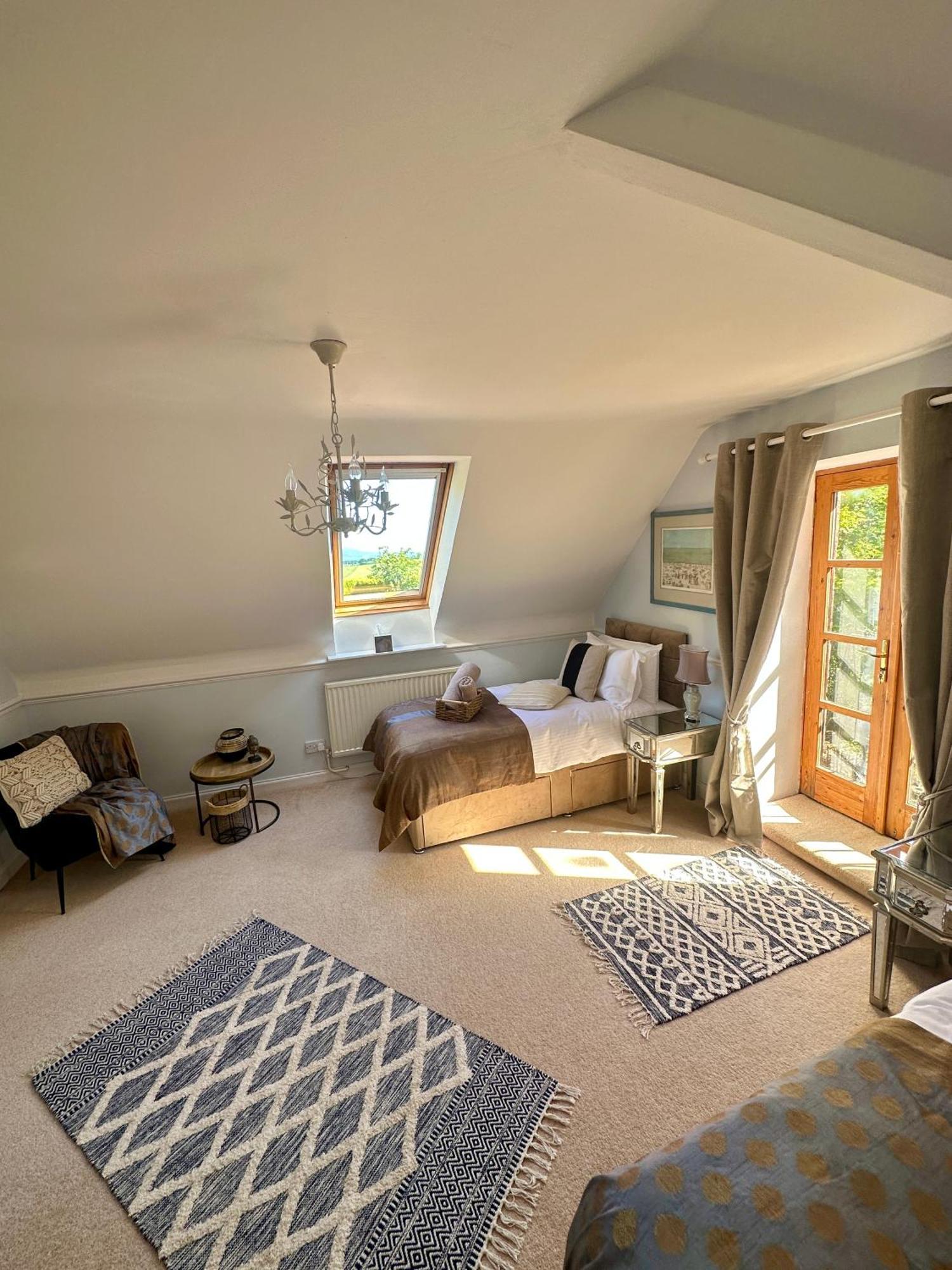 Bed and Breakfast Awakening Alchemy Retreat Centre Инверури Экстерьер фото